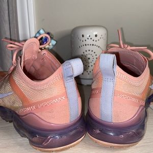 Women’s Size 7 Nike VaporMax